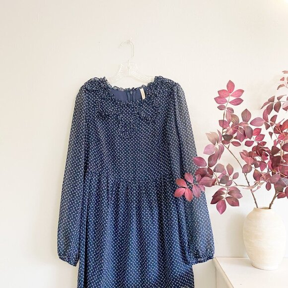 🦋 FREE PEOPLE Navy Blue Chiffon Nouveau Butterfly Dress Size 6 Printed - Picture 2 of 6